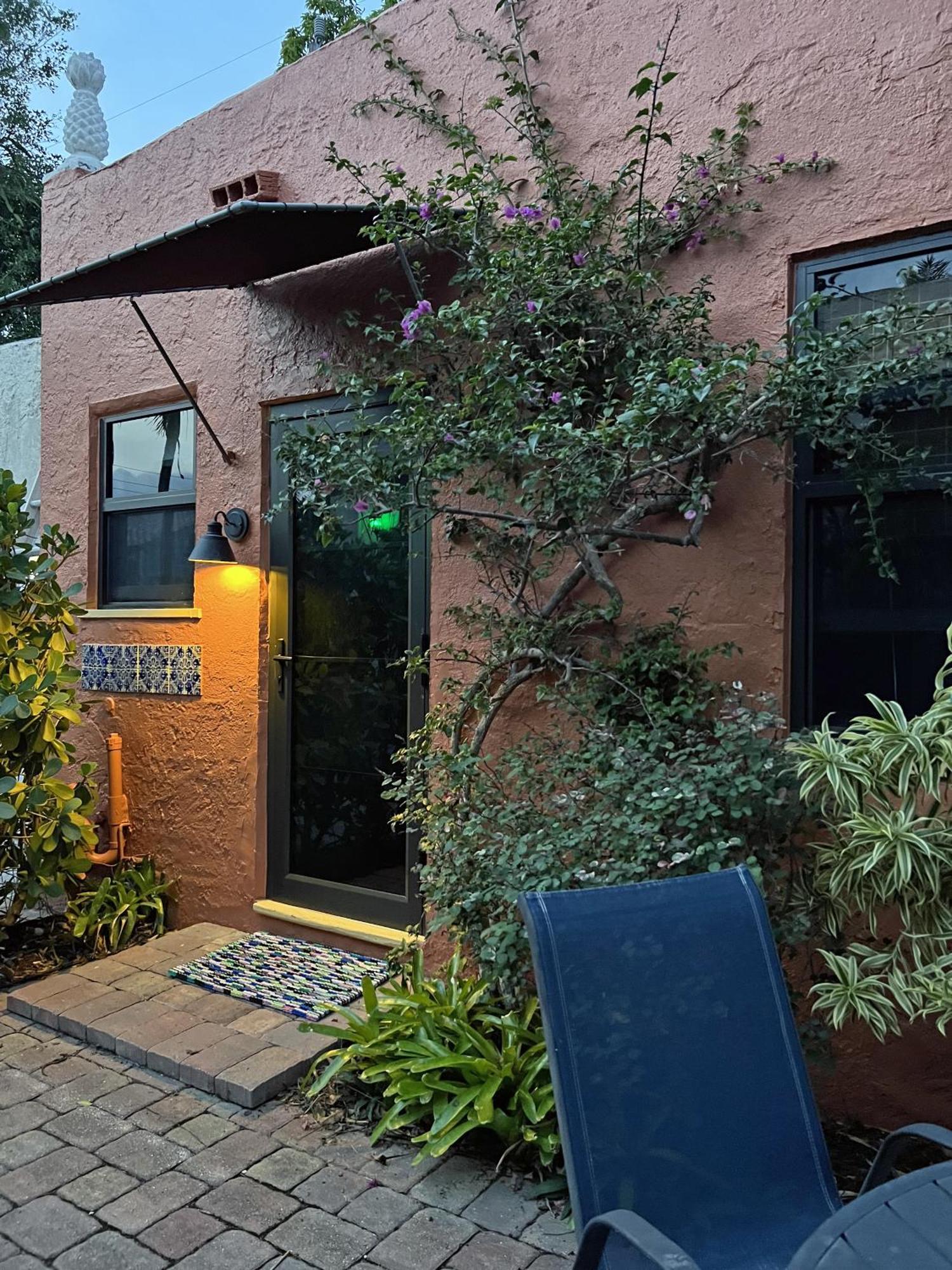 The Cottage At Pineapple House 웨스트 팜 비치 외부 사진